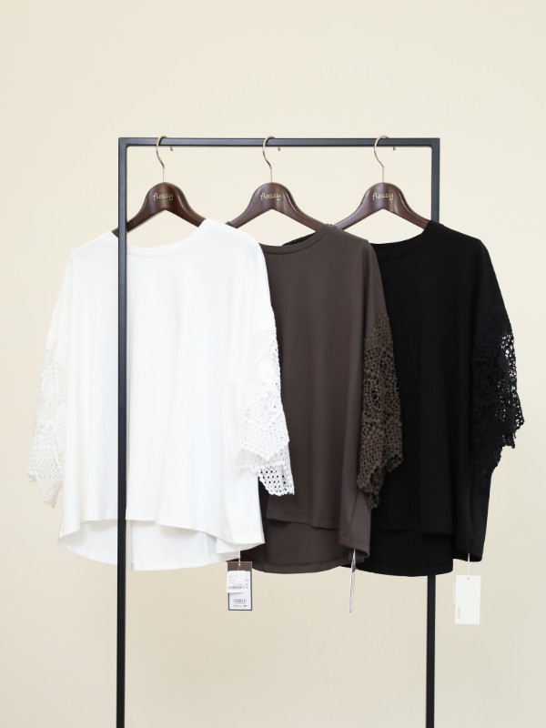 【ayane】袖レースTシャツ