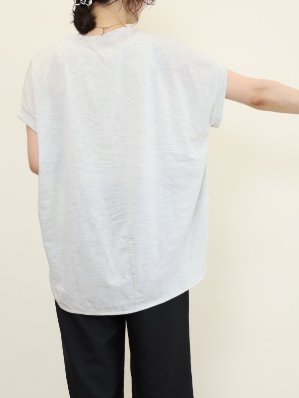 【ayane】縦ロゴフレンチTシャツ