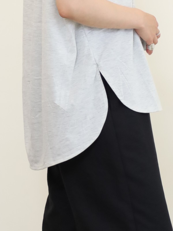 【ayane】縦ロゴフレンチTシャツ