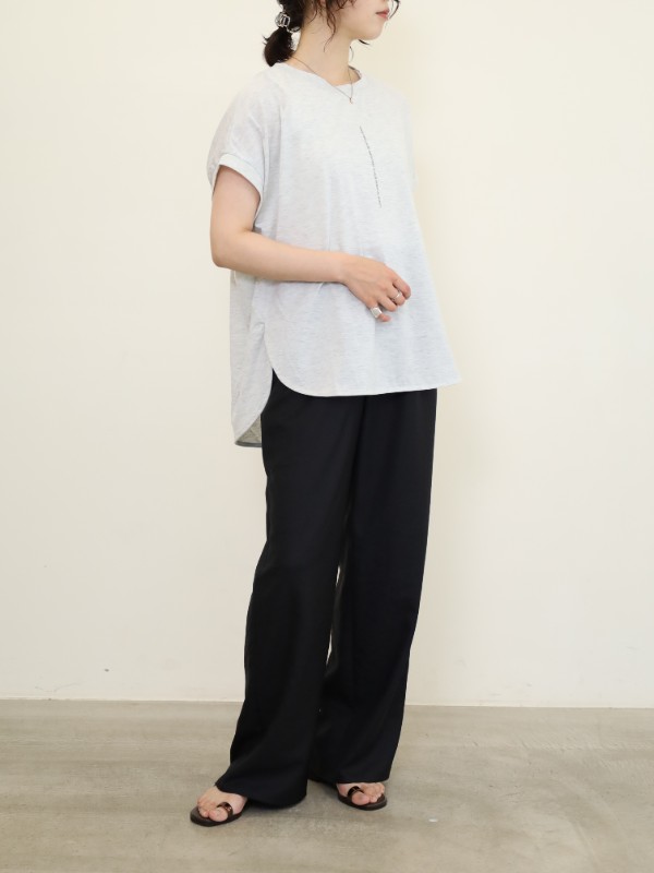 【ayane】縦ロゴフレンチTシャツ