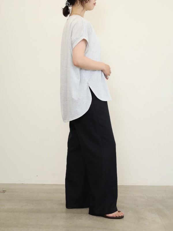 【ayane】縦ロゴフレンチTシャツ