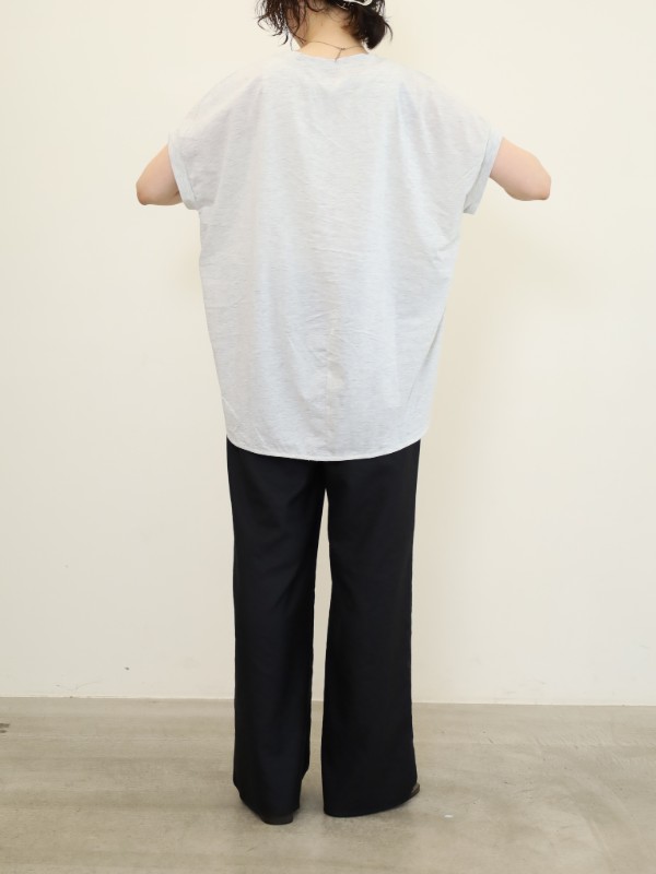 【ayane】縦ロゴフレンチTシャツ
