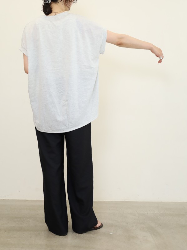 【ayane】縦ロゴフレンチTシャツ