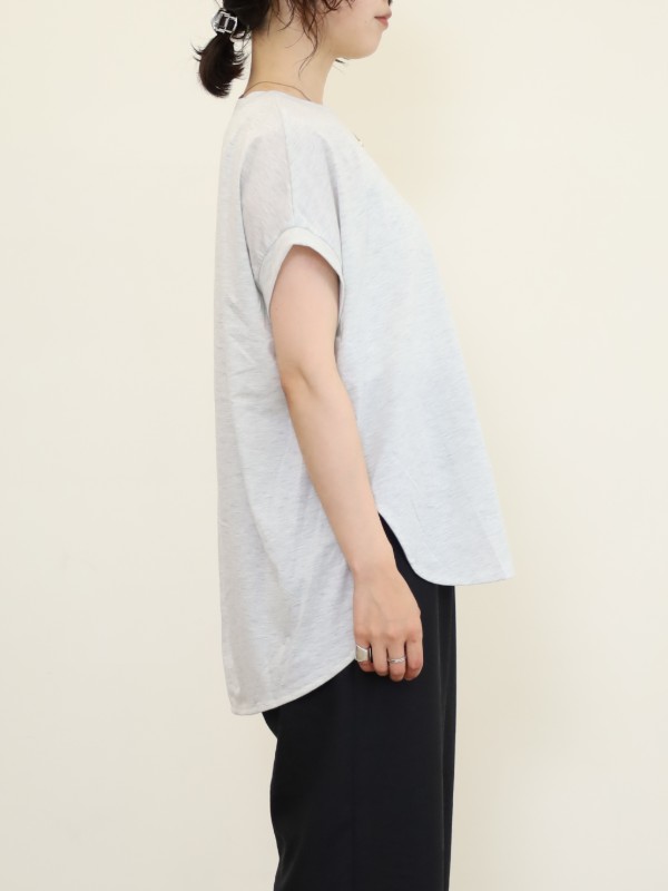 【ayane】縦ロゴフレンチTシャツ