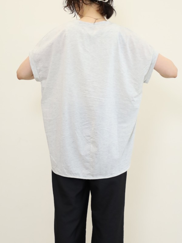 【ayane】縦ロゴフレンチTシャツ
