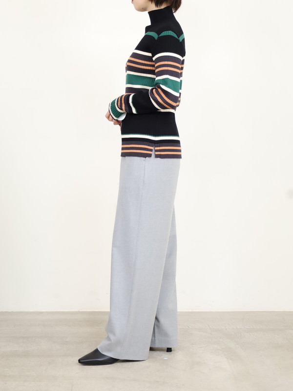 【trois】マルチボーダーハイネックリブニット