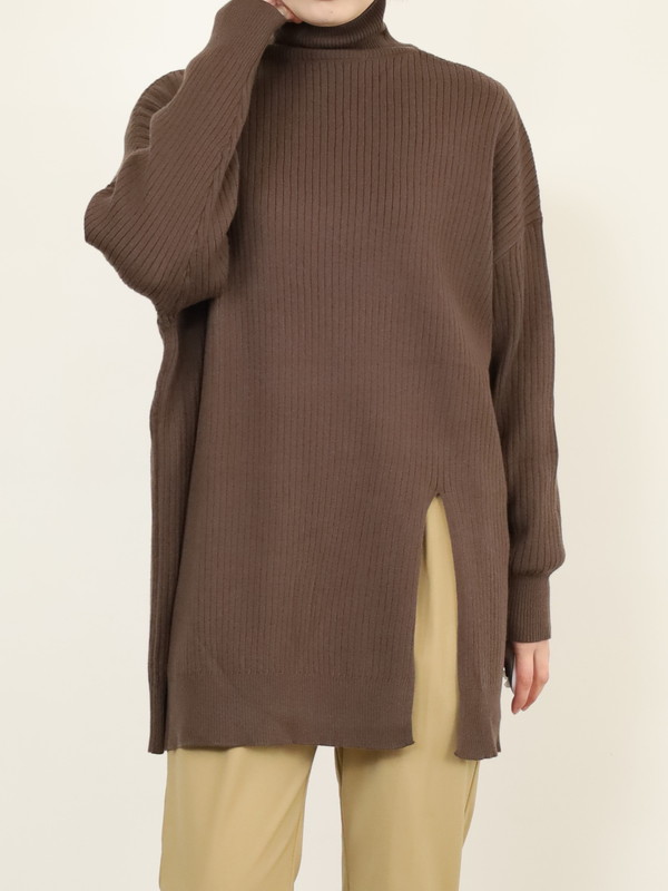 【CYAN TOKYO】アシメスリットタートルニット