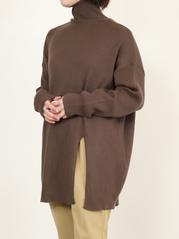 【CYAN TOKYO】アシメスリットタートルニット