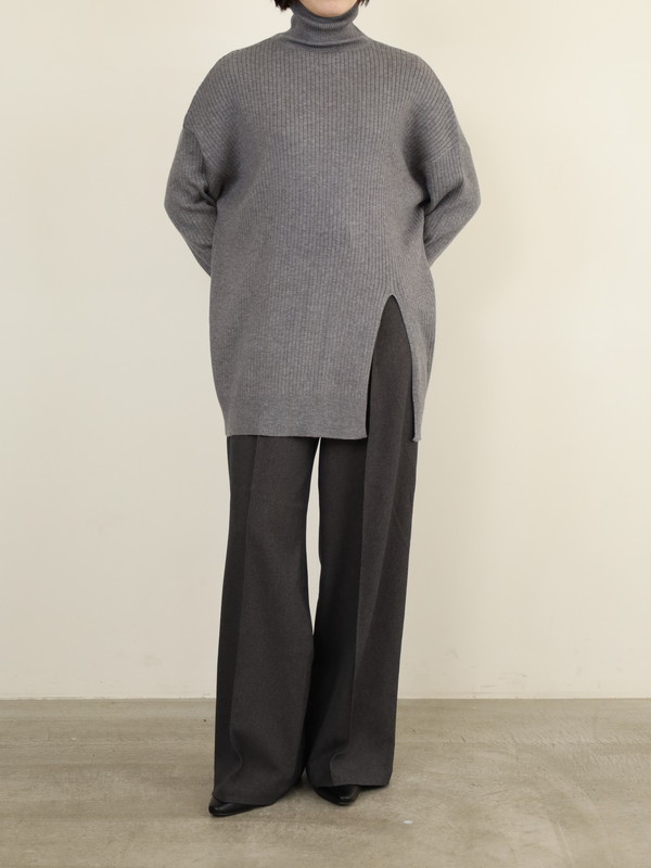 【CYAN TOKYO】アシメスリットタートルニット