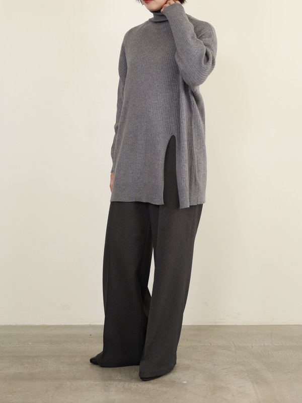 【CYAN TOKYO】アシメスリットタートルニット