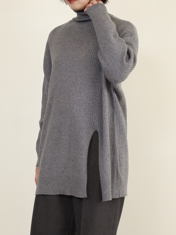 【CYAN TOKYO】アシメスリットタートルニット