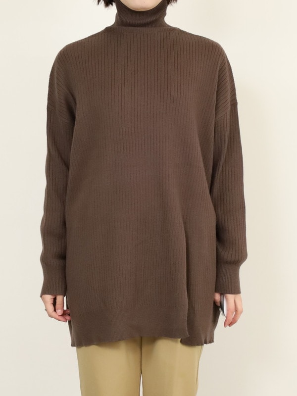 【CYAN TOKYO】アシメスリットタートルニット