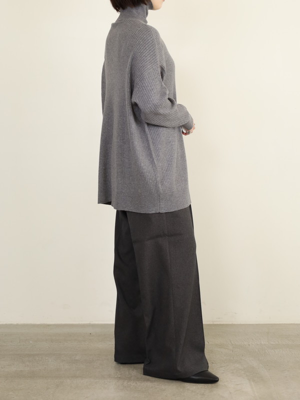 【CYAN TOKYO】アシメスリットタートルニット