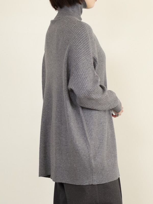 【CYAN TOKYO】アシメスリットタートルニット