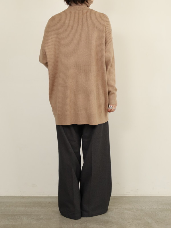 【CYAN TOKYO】アシメスリットタートルニット