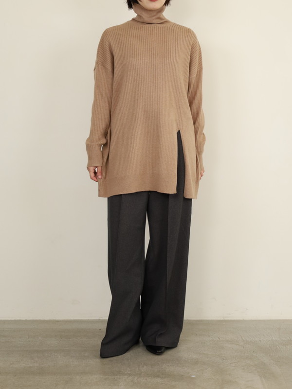 【CYAN TOKYO】アシメスリットタートルニット