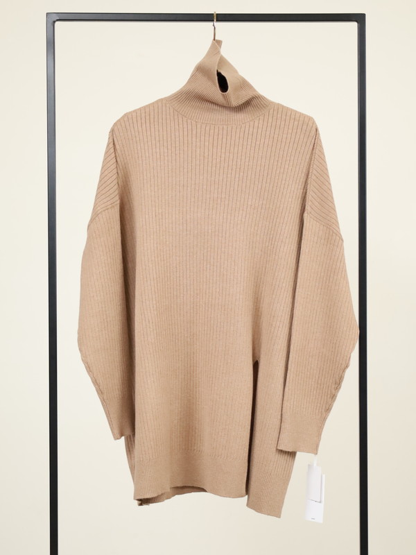 【CYAN TOKYO】アシメスリットタートルニット