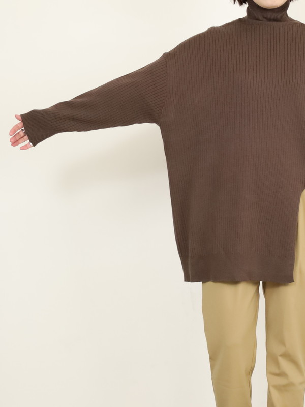 【CYAN TOKYO】アシメスリットタートルニット