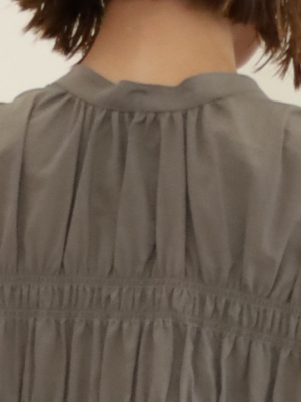 【CHIGNON】シャーリングフレンチブラウス