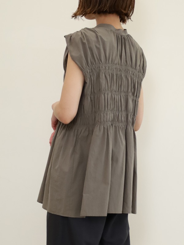 【CHIGNON】シャーリングフレンチブラウス