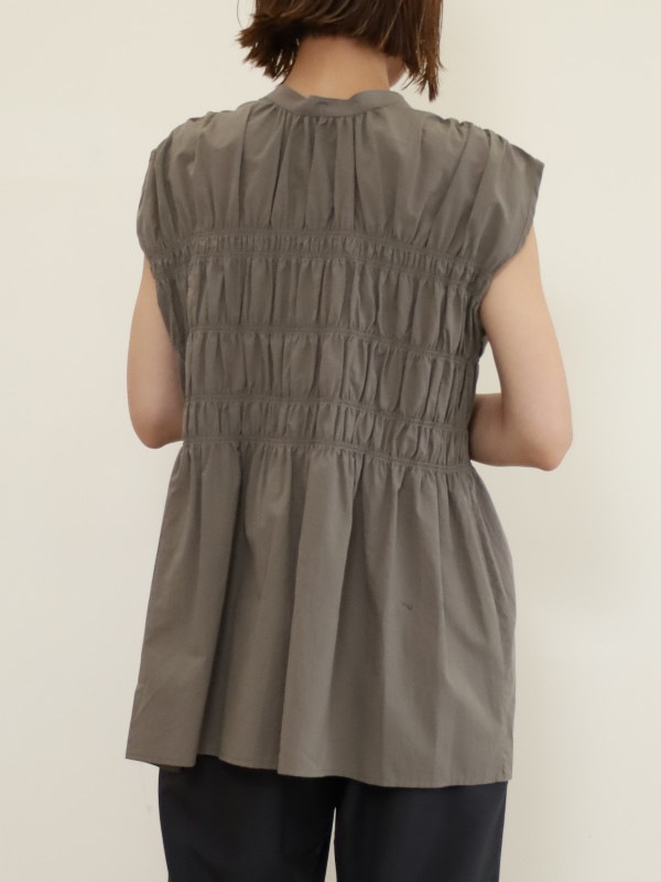 【CHIGNON】シャーリングフレンチブラウス