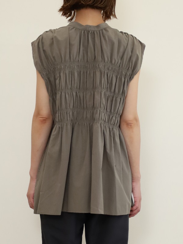 【CHIGNON】シャーリングフレンチブラウス