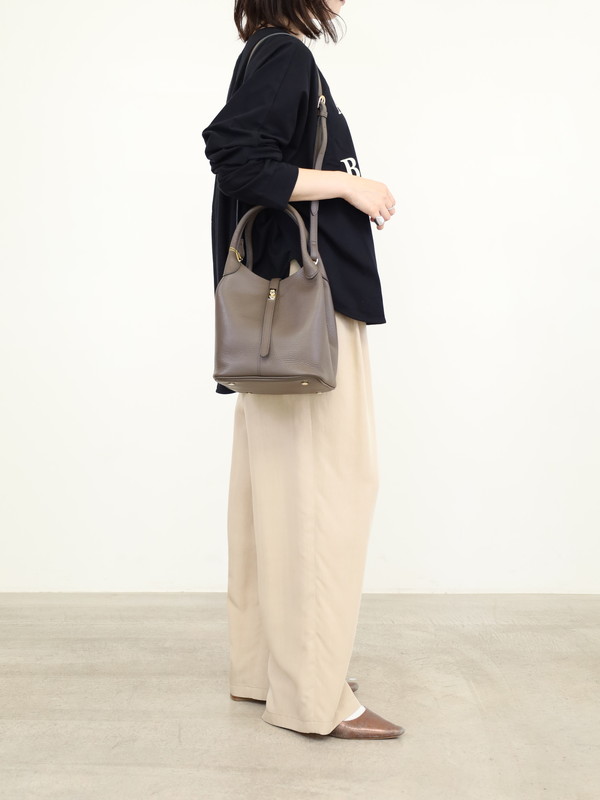 【VIOLA'dORO】 WフェイスレザーターンロックトートBAG