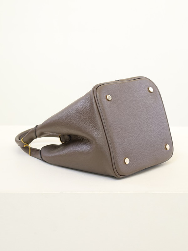 【VIOLA'dORO】 WフェイスレザーターンロックトートBAG