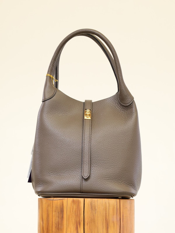 【VIOLA'dORO】 WフェイスレザーターンロックトートBAG