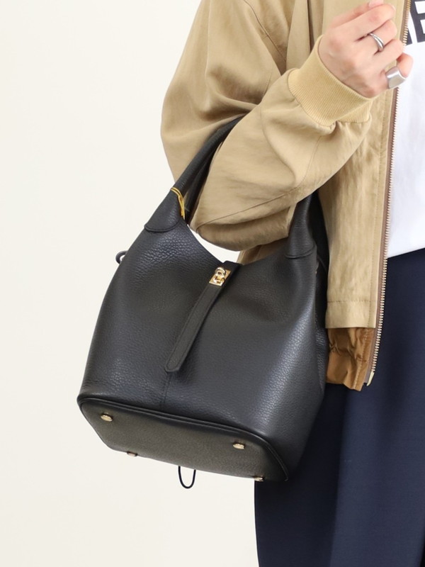 【VIOLA'dORO】 WフェイスレザーターンロックトートBAG