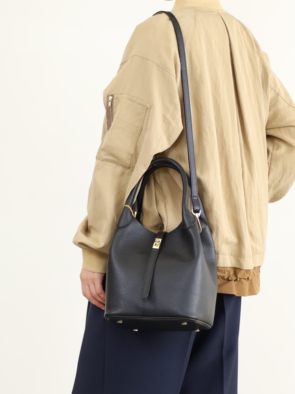 【VIOLA'dORO】 WフェイスレザーターンロックトートBAG