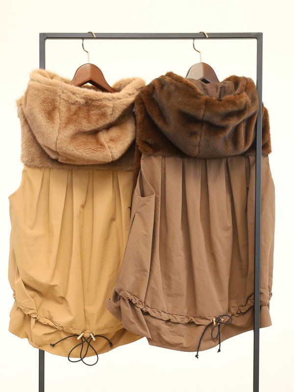 【trois】エコファー後ろタフタフードジレ