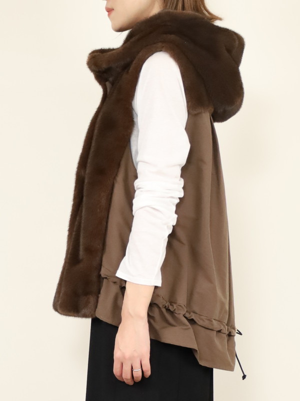 【trois】エコファー後ろタフタフードジレ