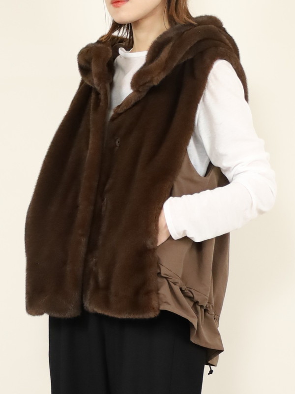 【trois】エコファー後ろタフタフードジレ