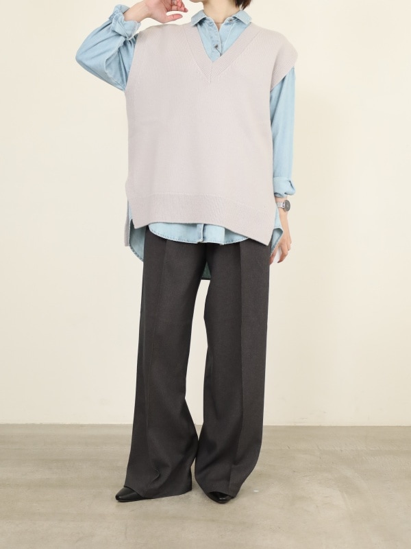 【Emmaculate】サイドスリットVネックベスト