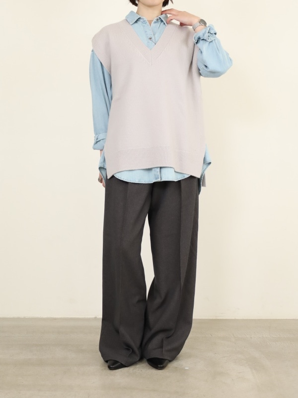 【Emmaculate】サイドスリットVネックベスト