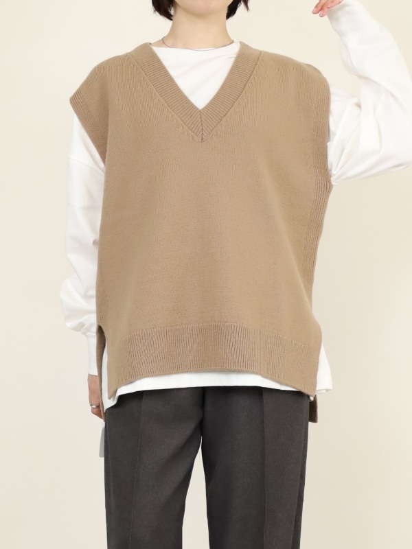 【Emmaculate】サイドスリットVネックベスト
