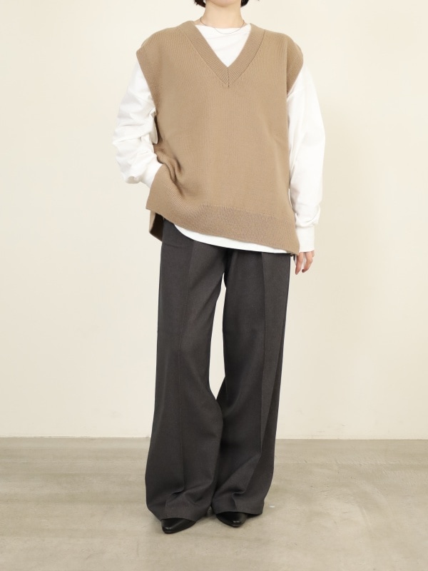 【Emmaculate】サイドスリットVネックベスト