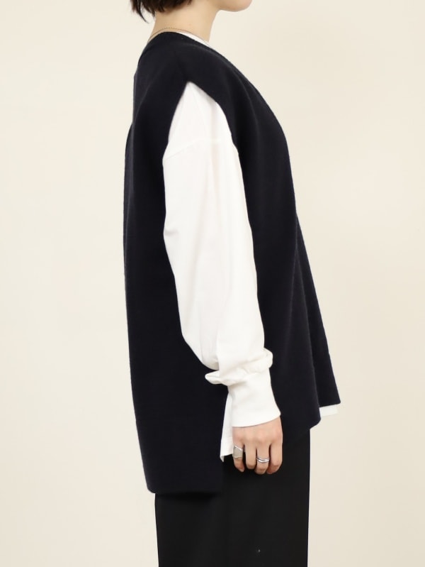 【Emmaculate】サイドスリットVネックベスト