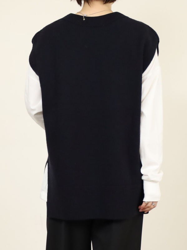 【Emmaculate】サイドスリットVネックベスト