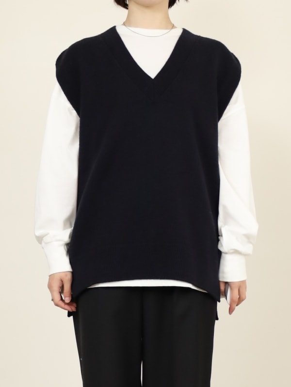 【Emmaculate】サイドスリットVネックベスト