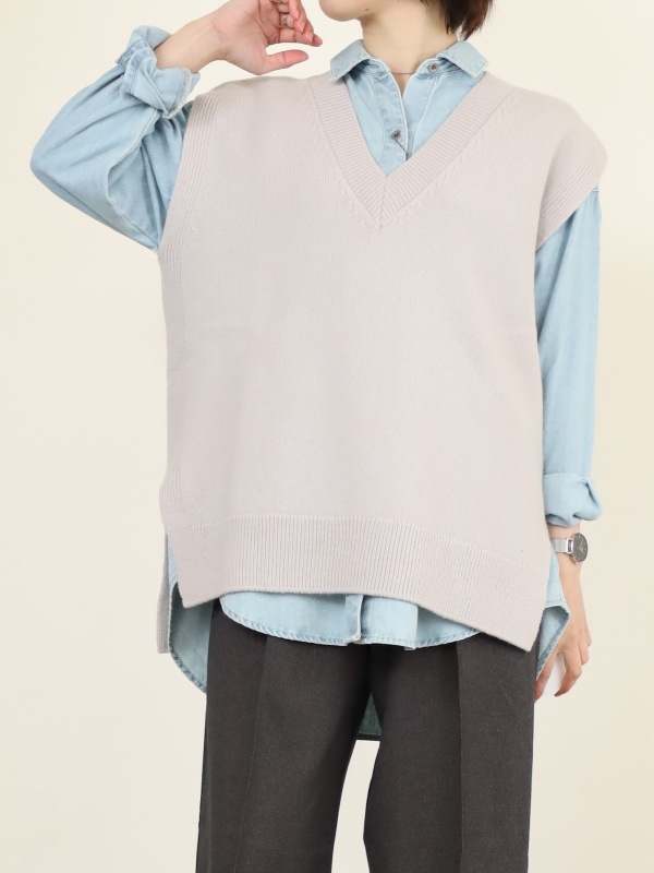 【Emmaculate】サイドスリットVネックベスト