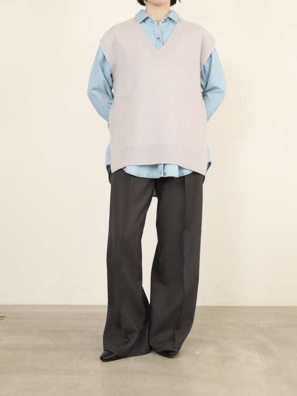 【Emmaculate】サイドスリットVネックベスト