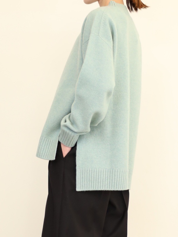 【Emmaculate】サイドスリットクルーネックニット