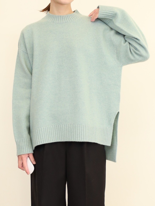 【Emmaculate】サイドスリットクルーネックニット