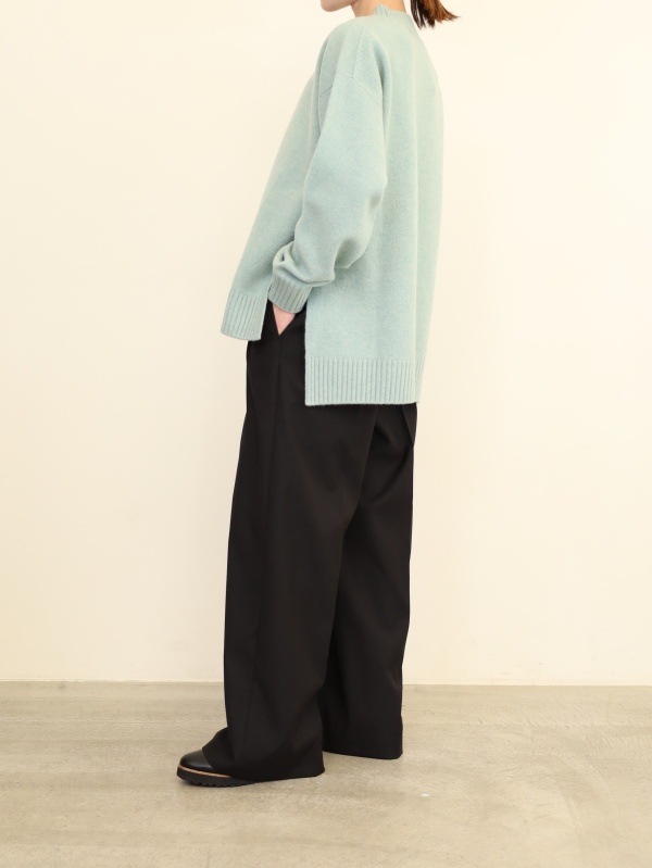 【Emmaculate】サイドスリットクルーネックニット