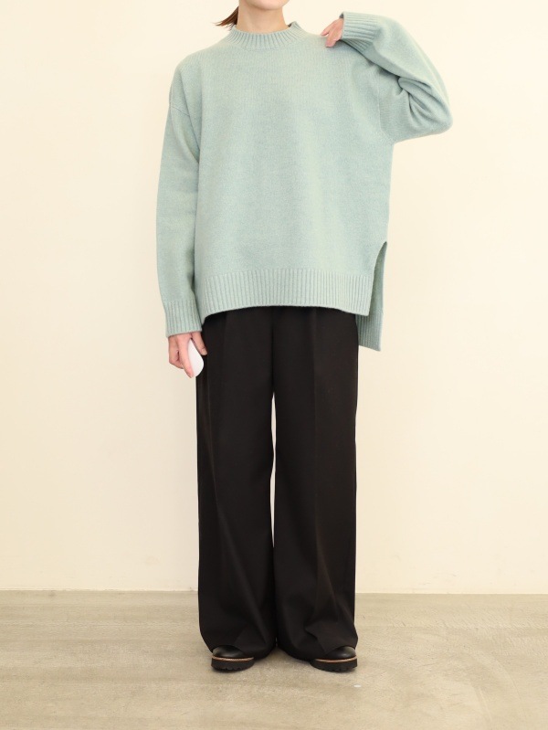 【Emmaculate】サイドスリットクルーネックニット