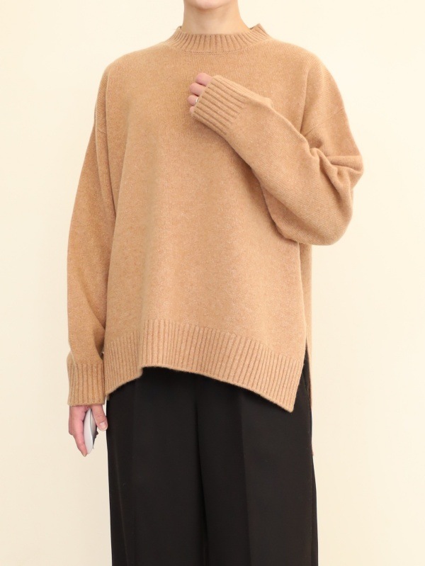 【Emmaculate】サイドスリットクルーネックニット