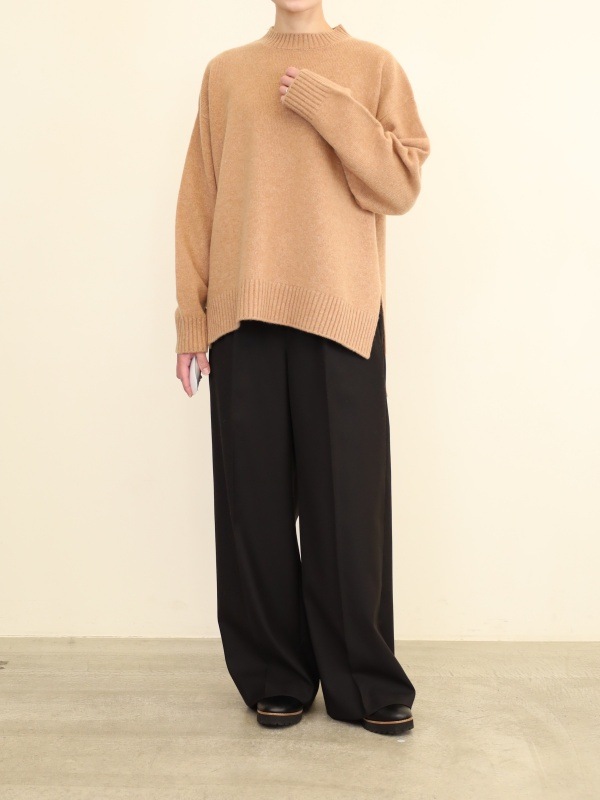 【Emmaculate】サイドスリットクルーネックニット