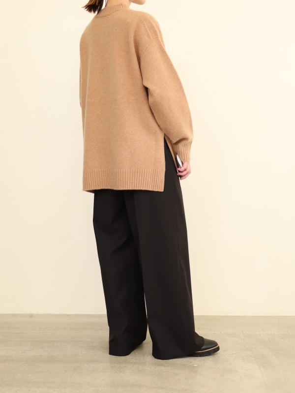 【Emmaculate】サイドスリットクルーネックニット